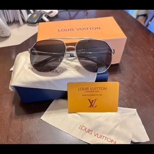 Selling used Louis Vuitton sunglasses one year old